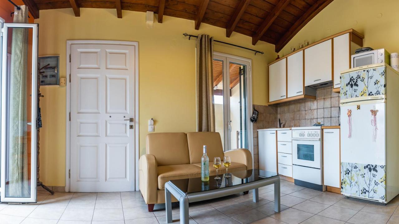 Julia΄S Apartment Alepou Bagian luar foto