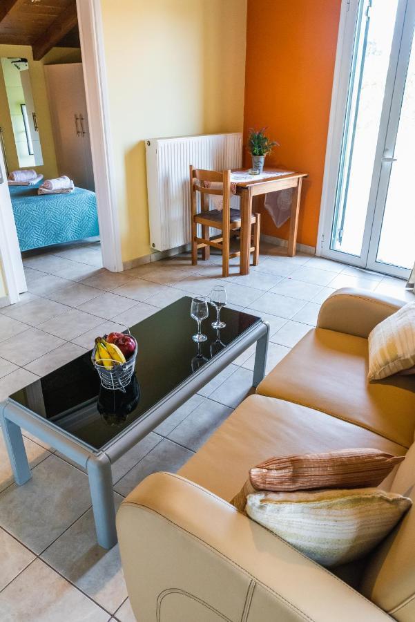 Julia΄S Apartment Alepou Bagian luar foto